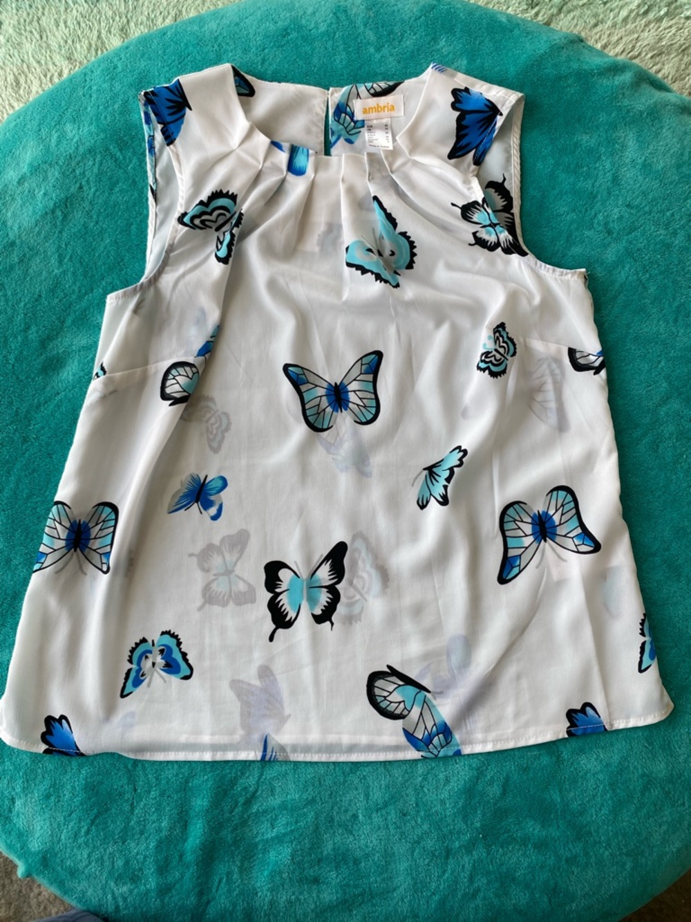 Ambria Women's White Butterfly Print Sleeveless Blouse